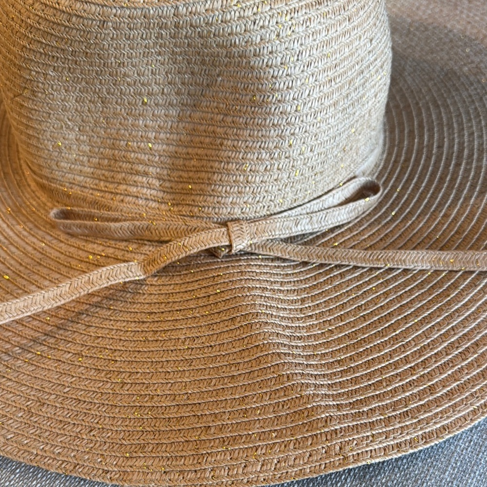 Women’s Wide Brim Straw Hat with Bow Detail One Size Fits Most - Picture 4 of 5
